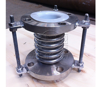 四氟<a href=//www.luoying66.com target=_blank class=infotextkey>补偿器</a>2.jpg